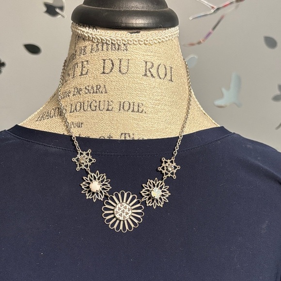 Sabika Silver Star and Flower Necklace - Picture 1 of 2